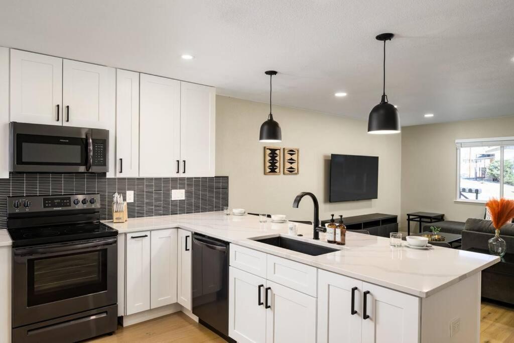 Cheerful Denver Hideaway W 2 Queen Beds Unit B Арвада Екстериор снимка